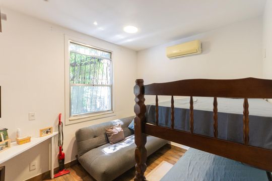 Quarto 2 de apartamento para alugar com 2 quartos, 60m² em Grajaú, Rio de Janeiro