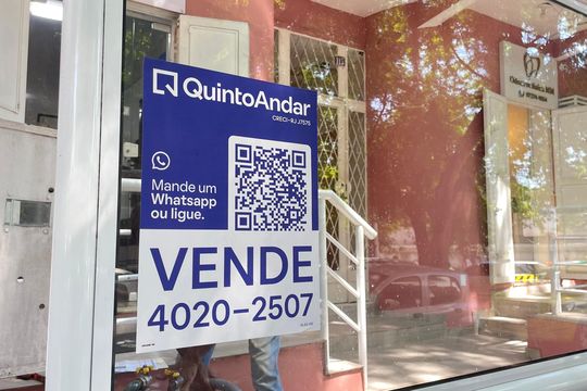 Plaquinha de apartamento para alugar com 2 quartos, 60m² em Grajaú, Rio de Janeiro