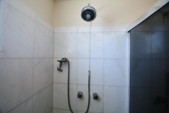 Banheiro Social de apartamento para alugar com 1 quarto, 62m² em Cambuí, Campinas