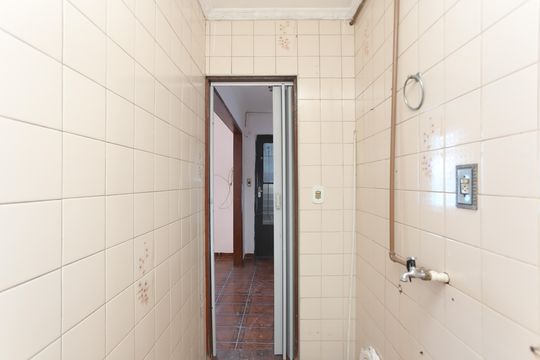 Banheiro de apartamento para alugar com 2 quartos, 48m² em Cidade Tiradentes, São Paulo