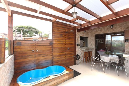 Terraço de casa à venda com 3 quartos, 160m² em Conjunto Agua Branca, Contagem