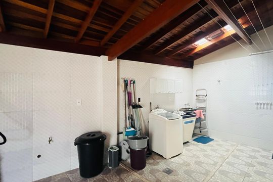 Casa à venda com 4 quartos, 290m² em Jardim Boa Esperança, Campinas