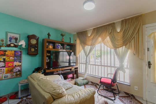 Sala de casa à venda com 4 quartos, 200m² em Jardim Nossa Senhora Aparecida, São Paulo