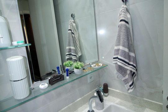 Banheiro de apartamento à venda com 2 quartos, 45m² em Vicente de Carvalho, Rio de Janeiro