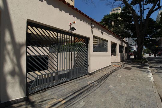 Fachada de apartamento à venda com 3 quartos, 120m² em Indianópolis, São Paulo