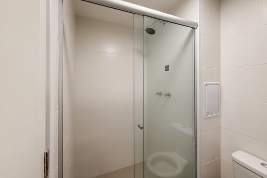 Banheiro de kitnet/studio à venda com 1 quarto, 24m² em Vila Mariana, São Paulo
