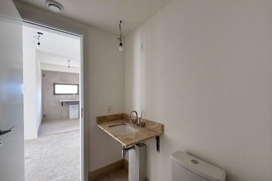 Banheiro de apartamento à venda com 2 quartos, 44m² em Campo Belo, São Paulo