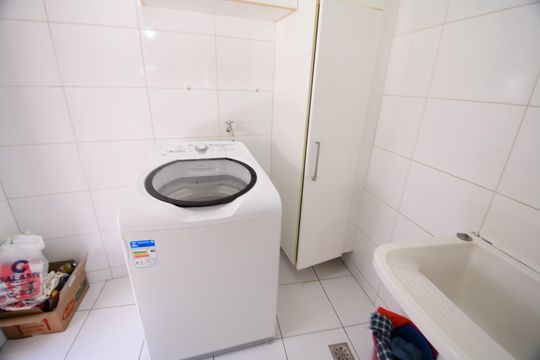 Área de Serviço de casa para alugar com 3 quartos, 326m² em Conjunto Habitacional Vila Santana (sousas), Campinas