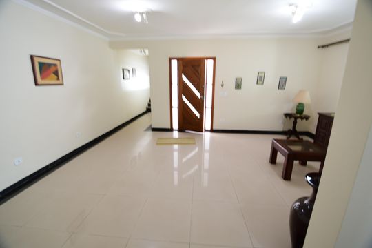 Sala de casa para alugar com 3 quartos, 326m² em Conjunto Habitacional Vila Santana (sousas), Campinas