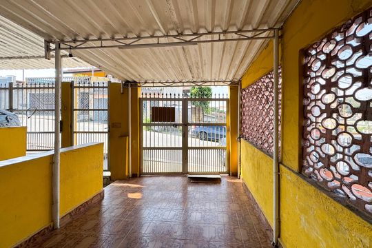 Garagem de casa à venda com 2 quartos, 208m² em Baeta Neves, São Bernardo do Campo
