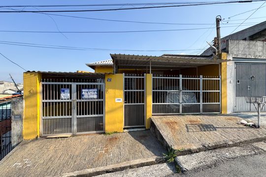 Fachada de casa à venda com 2 quartos, 208m² em Baeta Neves, São Bernardo do Campo