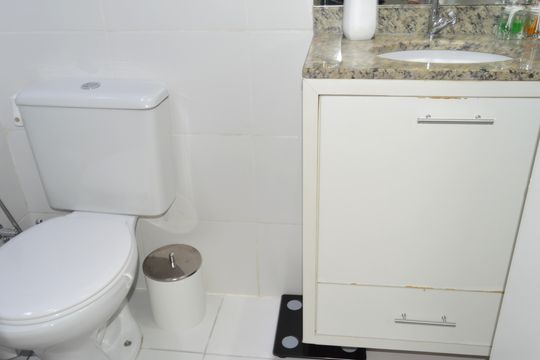 Banheiro de apartamento à venda com 2 quartos, 47m² em Santa Maria, Osasco