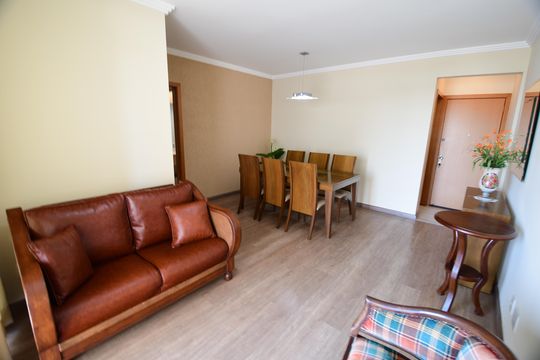Sala de apartamento para alugar com 3 quartos, 80m² em Taquaral, Campinas