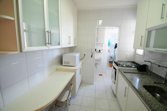 Cozinha de apartamento para alugar com 3 quartos, 80m² em Taquaral, Campinas