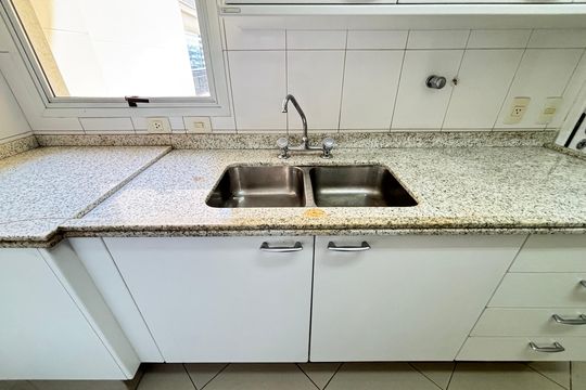 Cozinha de apartamento para alugar com 4 quartos, 212m² em Vila Nova Conceição, São Paulo