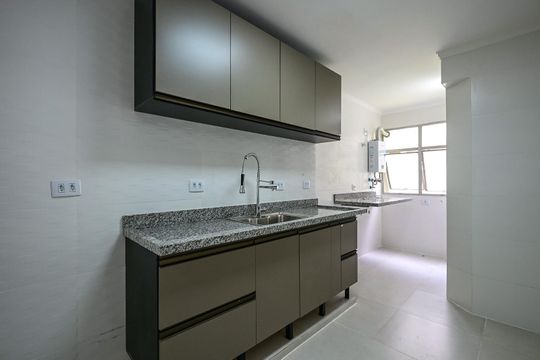 Cozinha de apartamento para alugar com 2 quartos, 70m² em Vila Andrade, São Paulo