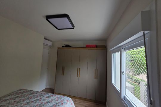 Quarto de apartamento à venda com 3 quartos, 96m² em Teresópolis, Porto Alegre