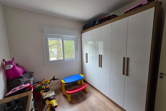 Quarto de apartamento à venda com 3 quartos, 96m² em Teresópolis, Porto Alegre