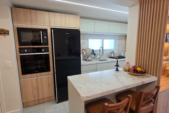 Cozinha de apartamento à venda com 3 quartos, 96m² em Teresópolis, Porto Alegre