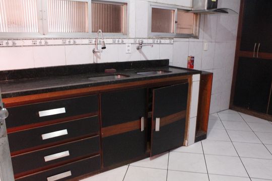 Cozinha de casa de condomínio à venda com 4 quartos, 208m² em Anil, Rio de Janeiro