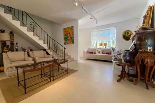 Sala de casa para alugar com 3 quartos, 600m² em Campeche, Florianópolis