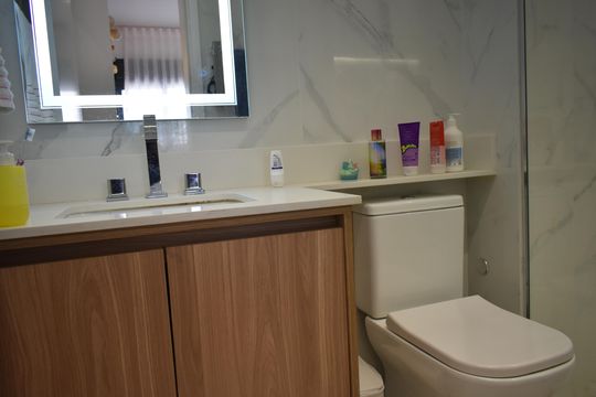 Banheiro da Suíte 1 de apartamento à venda com 2 quartos, 89m² em Vila Clementino, São Paulo