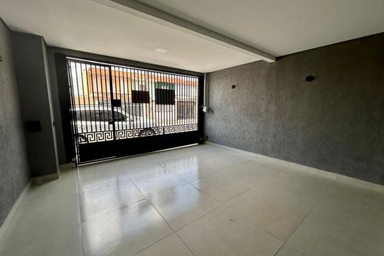 Garagem de casa à venda com 3 quartos, 134m² em Jardim São Jorge, Guarulhos