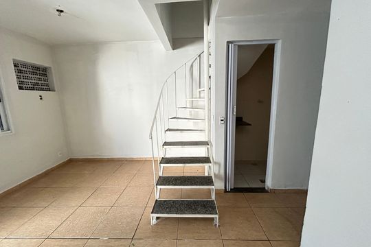 Sala de casa de condomínio para alugar com 2 quartos, 80m² em Praça Seca, Rio de Janeiro