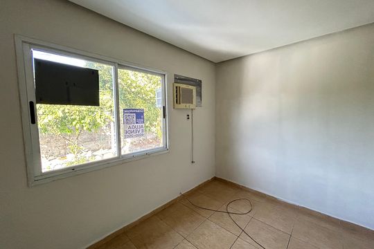 Quarto 1 de casa de condomínio para alugar com 2 quartos, 80m² em Praça Seca, Rio de Janeiro