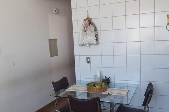 Cozinha de casa de condomínio à venda com 2 quartos, 70m² em Jardim Riacho das Pedras, Contagem