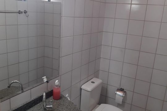 Banheiro de casa de condomínio à venda com 2 quartos, 70m² em Jardim Riacho das Pedras, Contagem
