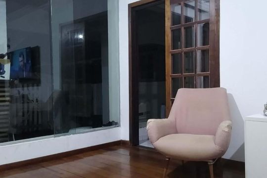 Sala de casa à venda com 3 quartos, 190m² em Vila Dalva, São Paulo