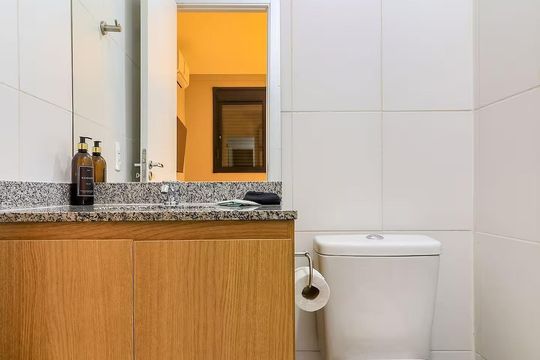 Banheiro de kitnet/studio à venda com 1 quarto, 32m² em Vila Olímpia, São Paulo