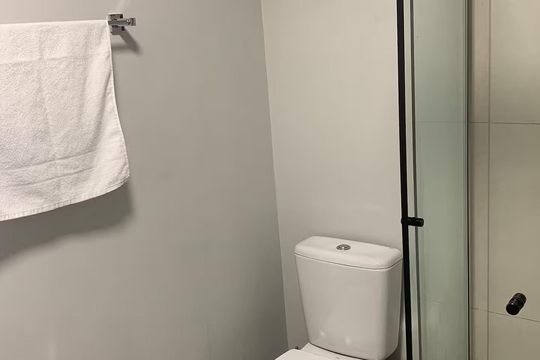 Banheiro de kitnet/studio à venda com 1 quarto, 27m² em Jardim das Acacias, São Paulo