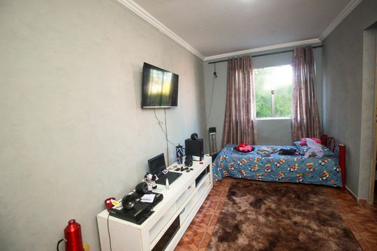 Sala de apartamento à venda com 2 quartos, 72m² em Jardim Santo André, Santo André