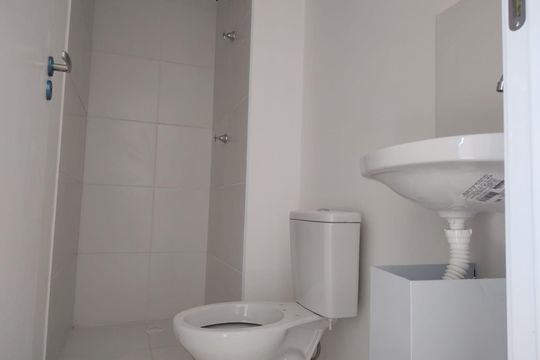 Banheiro de apartamento para alugar com 2 quartos, 28m² em Vila Jaguara, São Paulo