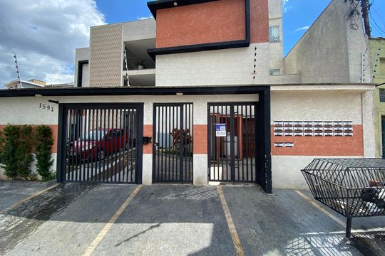 Fachada de casa de condomínio para alugar com 2 quartos, 45m² em Vila Mazzei, São Paulo