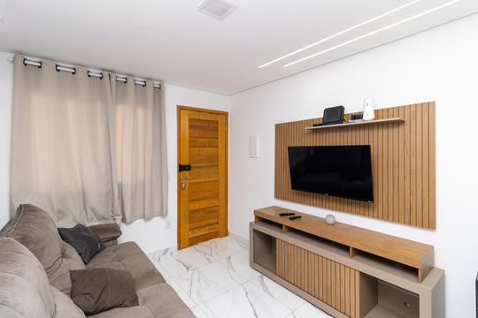 Sala de casa de condomínio para alugar com 2 quartos, 45m² em Vila Mazzei, São Paulo