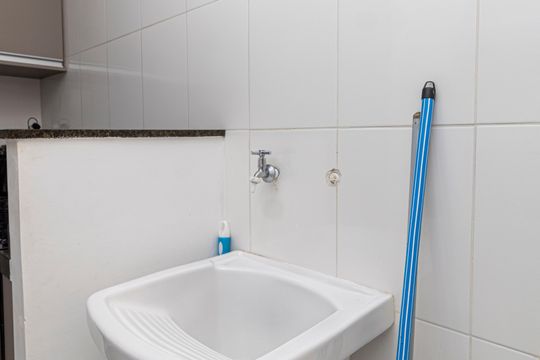 Cozinha de casa de condomínio para alugar com 2 quartos, 45m² em Vila Mazzei, São Paulo