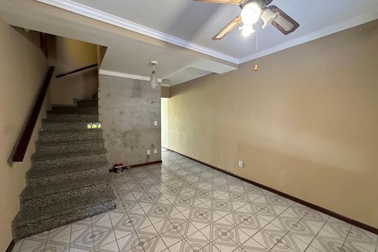Sala de casa à venda com 2 quartos, 155m² em Nova Aldeinha, Barueri