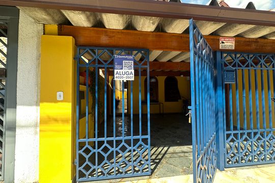 Fachada de casa à venda com 2 quartos, 155m² em Nova Aldeinha, Barueri