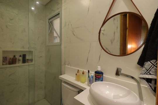 Banheiro de apartamento à venda com 2 quartos, 86m² em Vila Linda, Santo André