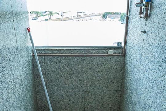 Banheiro de kitnet/studio para alugar com 1 quarto, 30m² em Canaa, Belo Horizonte