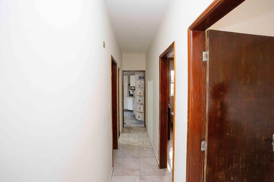 Corredor de casa à venda com 3 quartos, 200m² em Casa Grande, Diadema