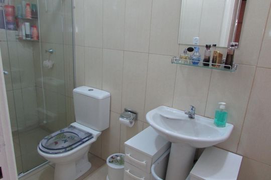 Banheiro de kitnet/studio à venda com 1 quarto, 35m² em Centro, Canoas