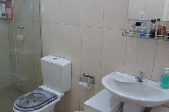 Banheiro de kitnet/studio à venda com 1 quarto, 35m² em Centro, Canoas