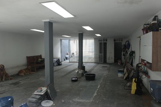 Garagem  de casa para alugar com 3 quartos, 250m² em Jardim Dourado, Guarulhos