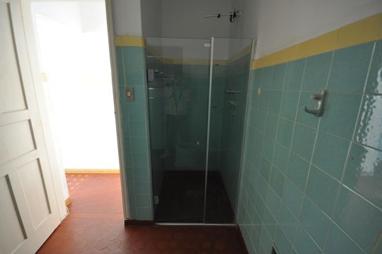 Banheiro de casa à venda com 2 quartos, 71m² em Parque Vitória, São Paulo