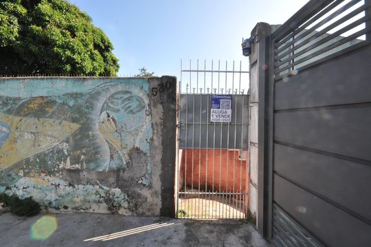 Fachada de casa à venda com 2 quartos, 71m² em Parque Vitória, São Paulo