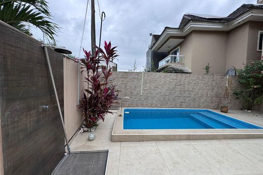 Área externa de casa de condomínio à venda com 4 quartos, 180m² em Vargem Pequena, Rio de Janeiro